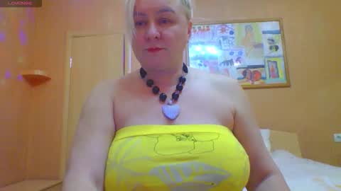 Snapshot of miranda_robinson chatting on 16, 11, 2025 Miranda online show from 16, 11, 2025