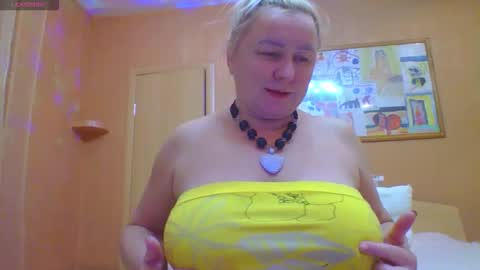 Snapshot of miranda_robinson chatting on 17, 11, 2025 Miranda online show from 17, 11, 2025