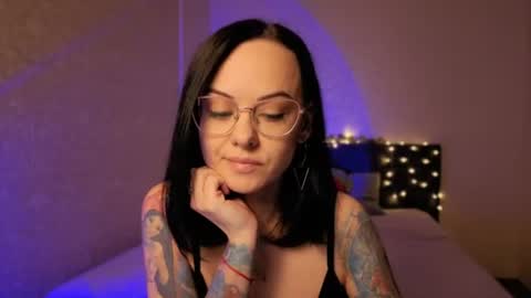 MiraSkyy online show from 14, 6, 2026