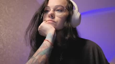 MiraSkyy online show from 2, 7, 2026