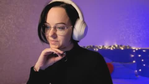 MiraSkyy online show from 24, 7, 2026