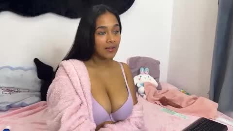 Snapshot of mirella_beck chatting on 9, 10, 2025 Mirella online show from 9, 10, 2025