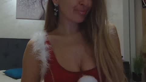 Snapshot of miriam04 chatting on 24, 12, 2024 miriam04 online show from 24, 12, 2024