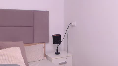 MiryamInes online show from 8, 12, 2024