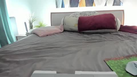 Snapshot of mis_eva chatting on 25, 10, 2025 Eva online show from 25, 10, 2025