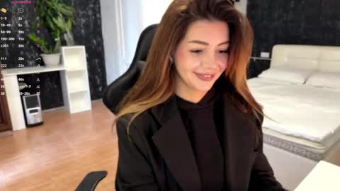 Snapshot of mishel_vilds chatting on 10, 11, 2025 My mane Mishel online show from 10, 11, 2025