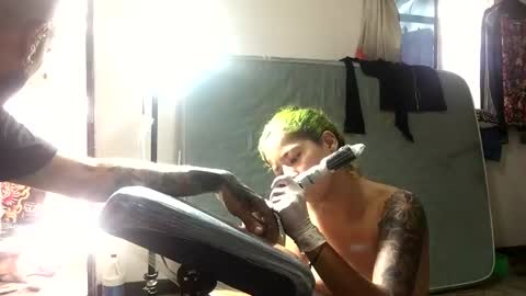 Snapshot of mishoneares chatting on 15, 12, 2024 Mishone y Ares online show from 15, 12, 2024