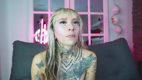 miss___angel online show from 11, 7, 2026