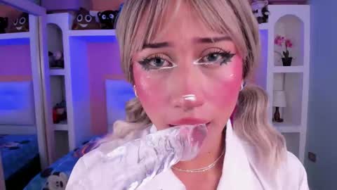 Megan online show from 5, 11, 2025