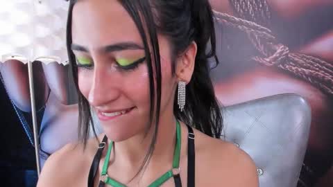 Snapshot of miss___taylor chatting on 4, 12, 2025 Taylor online show from 4, 12, 2025