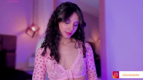 Snapshot of miss__charlotte_ chatting on 6, 1, 2025 Charlotte online show from 6, 1, 2025