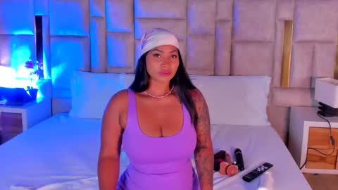 Snapshot of miss_abigail_ chatting on 5, 12, 2025 Miss Abigail online show from 5, 12, 2025