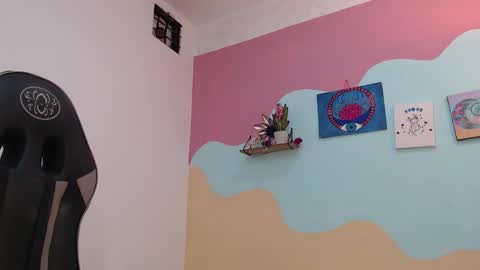 Akemi 3 online show from 12, 2, 2025