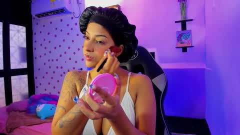 Akemi 3 online show from 17, 9, 2025