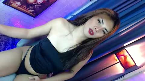 Snapshot of miss_bella69 chatting on 3, 12, 2025 miss_bella69 online show from 3, 12, 2025