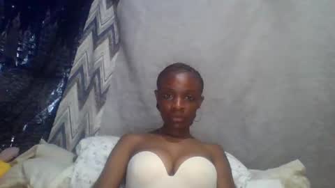 miss_belllo online show from 4, 2, 2025