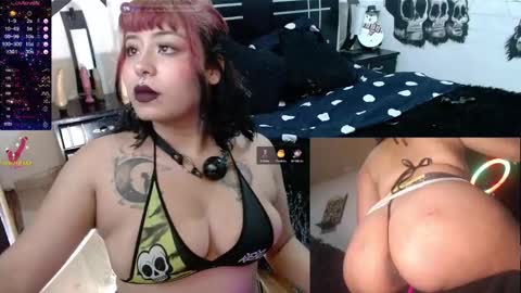 Snapshot of miss_clover chatting on 30, 12, 2024 miss_clover online show from 30, 12, 2024