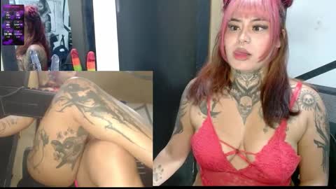 Snapshot of miss_clover chatting on 10, 11, 2025 miss_clover online show from 10, 11, 2025