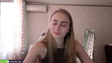 Snapshot of miss_emily19 chatting on 10, 7, 2026 Emily online show from 10, 7, 2026