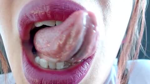 Miss Evoleth online show from 8, 9, 2025