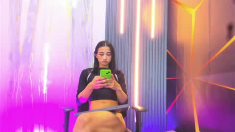 miss_isa19 online show from 25, 5, 2026