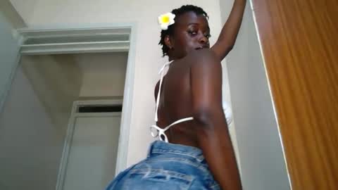 SensuElle  WHAT I DONT SHOW HERE... YOULL ONLY SEE IN PRIVATE  online show from 5, 11, 2025