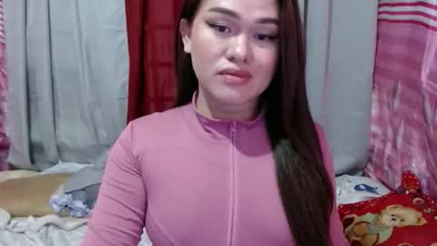 Snapshot of miss_leah07 chatting on 5, 3, 2026 miss_leah07 online show from 5, 3, 2026