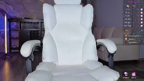 Snapshot of miss_long_legs chatting on 7, 10, 2025 Melina online show from 7, 10, 2025