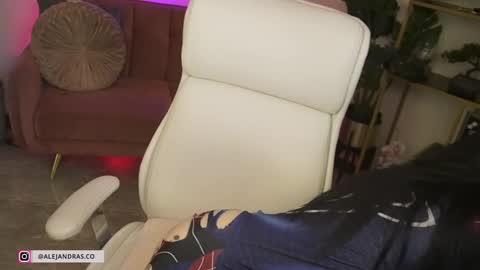 Snapshot of miss_meii chatting on 28, 11, 2025 Alejandra online show from 28, 11, 2025