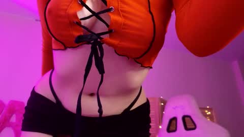 Snapshot of miss_mia_meow chatting on 8, 10, 2025 Mamma Mia online show from 8, 10, 2025