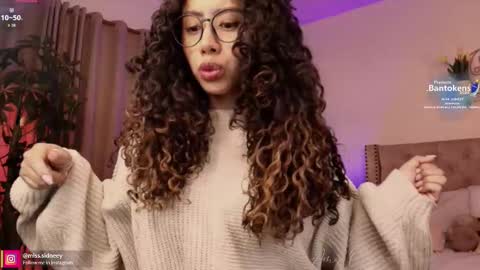 Amy Olivera online show from 2, 10, 2025