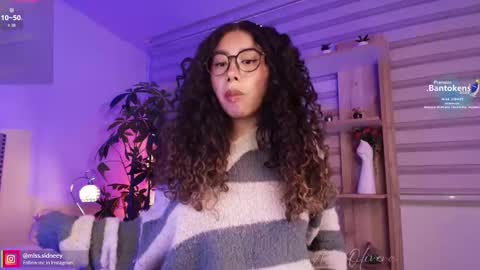 Amy Olivera online show from 8, 10, 2025