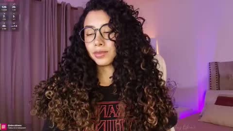 Amy Olivera online show from 26, 11, 2025