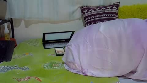 Snapshot of miss_squirty2 chatting on 18, 12, 2024 jasmine online show from 18, 12, 2024