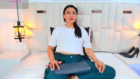 Snapshot of miss_susan_milf chatting on 1, 10, 2025 SUSAN online show from 1, 10, 2025