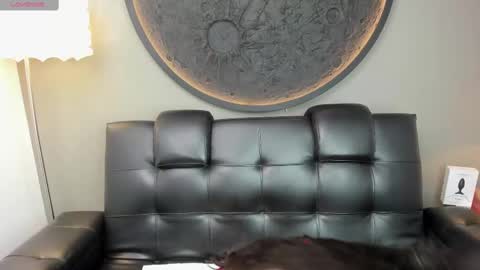 Snapshot of miss_vaiolette chatting on 24, 2, 2025 Vaiolette online show from 24, 2, 2025