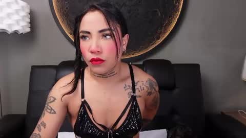 Snapshot of miss_vaiolette chatting on 27, 6, 2026 Vaiolette online show from 27, 6, 2026
