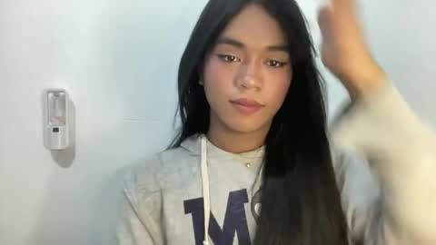 miss_veron_xoxo online show from 8, 5, 2026