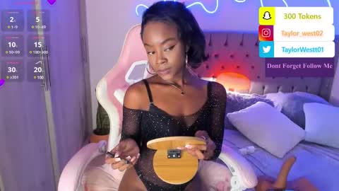 Tay Tay Independent Model   online show from 12, 2, 2025
