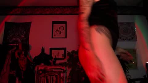 Anarkitten  online show from 3, 2, 2026