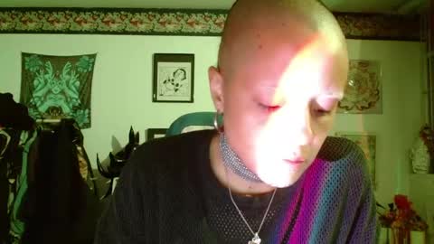 Anarkitten  online show from 17, 4, 2026