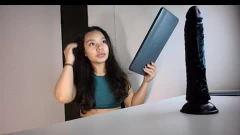 Snapshot of missaprilqos chatting on 6, 3, 2025 April online show from 6, 3, 2025