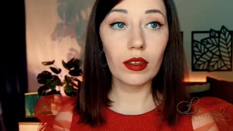 The divine Beverly online show from 15, 12, 2024