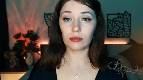 The divine Beverly online show from 25, 1, 2025