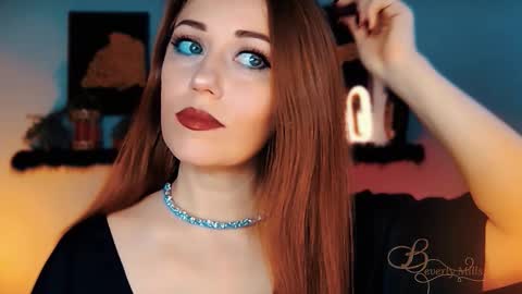 The divine Beverly online show from 28, 11, 2025