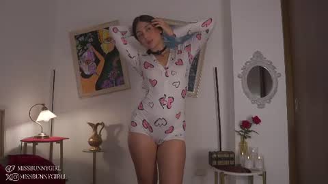 Snapshot of missbunnygirl chatting on 18, 7, 2026 missbunnygirl online show from 18, 7, 2026