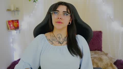 Snapshot of misscharlottte_18 chatting on 7, 1, 2025 Missy Charlottte.  Hey remember to give me a thumbs up ty online show from 7, 1, 2025