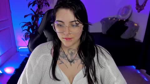 Snapshot of misscharlottte_18 chatting on 9, 1, 2025 Missy Charlottte.  Hey remember to give me a thumbs up ty online show from 9, 1, 2025