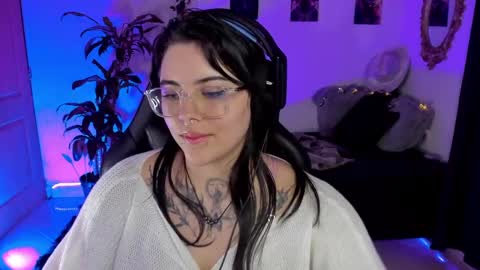 Snapshot of misscharlottte_18 chatting on 9, 1, 2025 Missy Charlottte.  Hey remember to give me a thumbs up ty online show from 9, 1, 2025