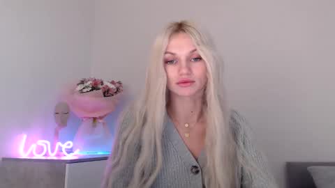 Snapshot of missemma1111 chatting on 21, 12, 2024 EMMA online show from 21, 12, 2024